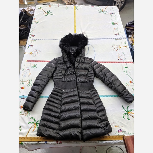 Shelli Segal Jackets & Blazers - Women's Small Laundry Shelli Segal Faux Fur Trimme